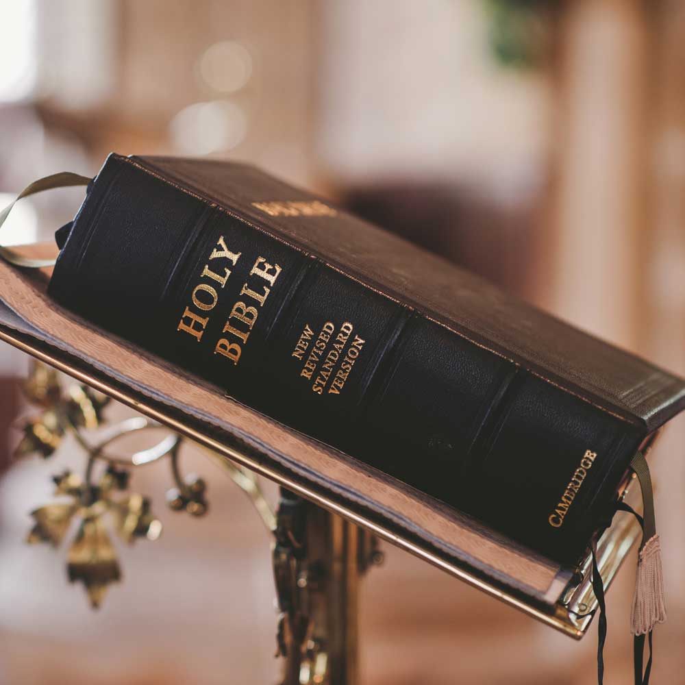 pexels-bible-blur-christ-christianity-372326-1000
